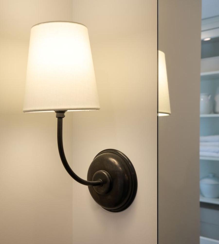 Bathroom accent wall sconce